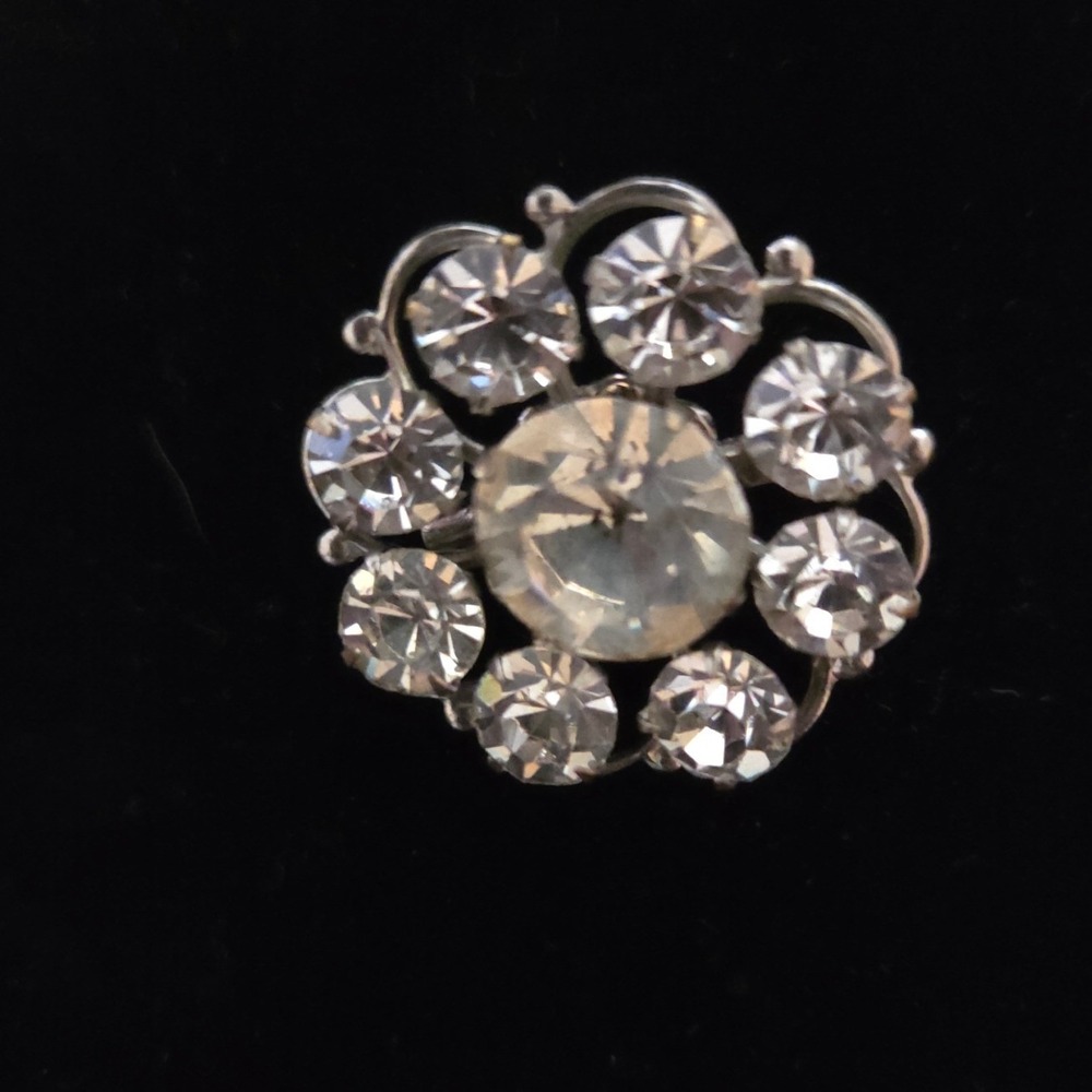 Vintage Silver Tone Clear Crystal Rhinestone Flower Brooch Pin Filigree Round